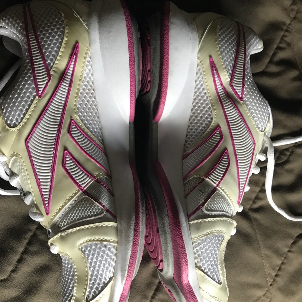 Woman’s sneakers